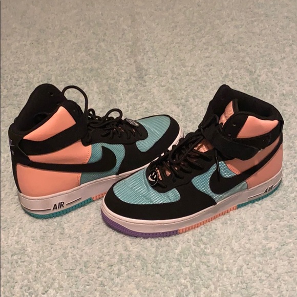 Nike’s - Picture 5 of 5